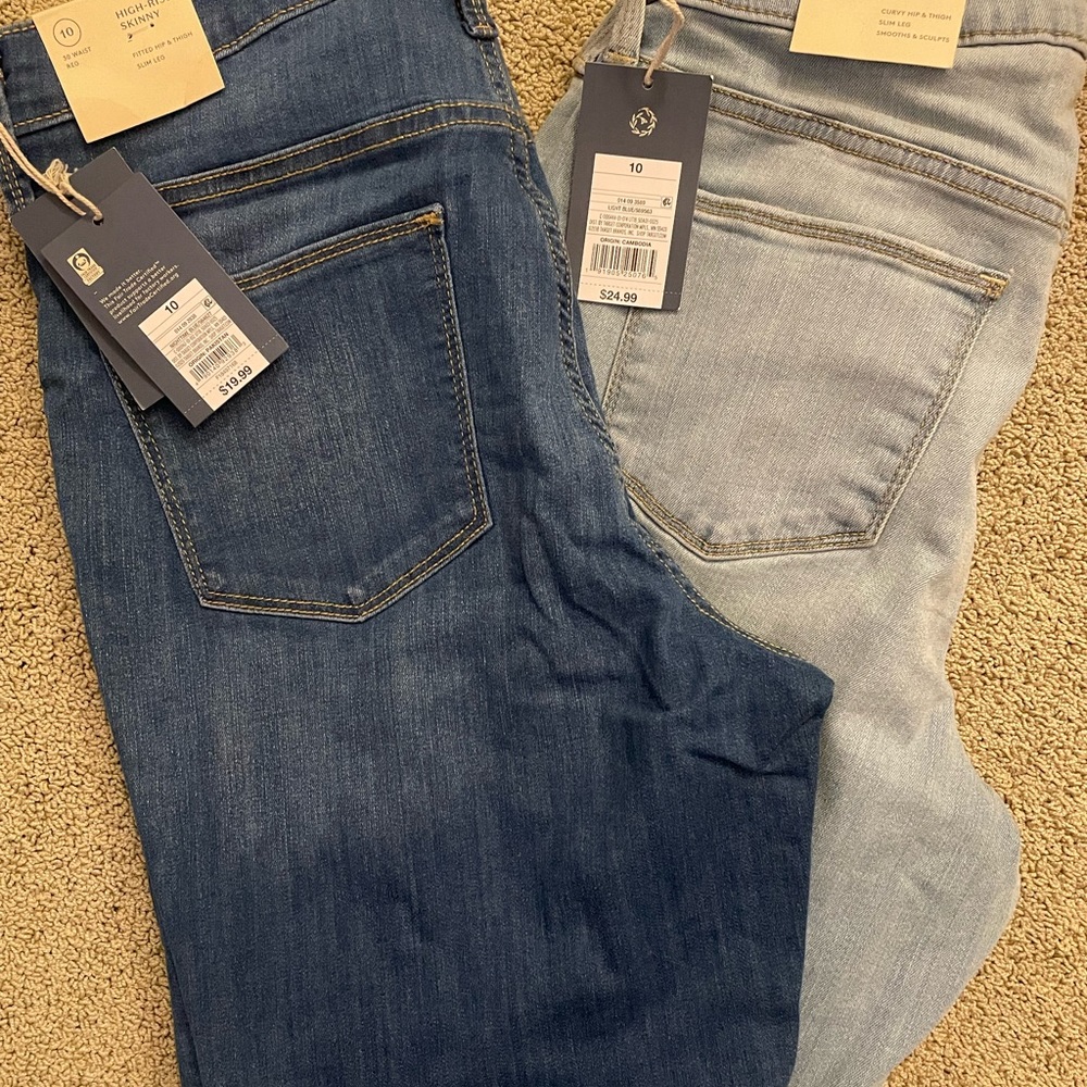 2 Pairs of Jeans!  Universal Threads / Size 10 - 30 Waist